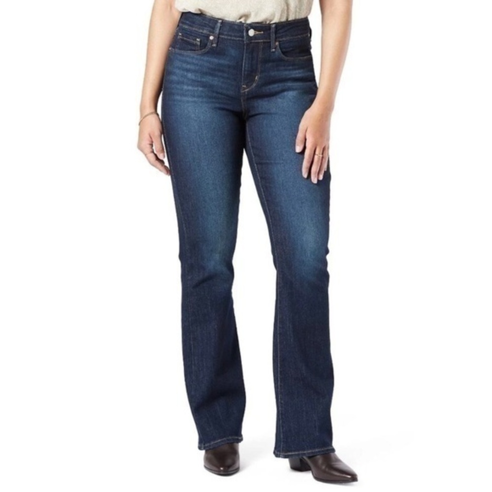Levi’s Modern Bootcut NWOT
